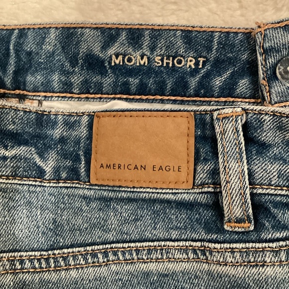 American Eagle 6 Mom Denim Shorts Strigid Super High Rise Women’s Distressed - Picture 8 of 11